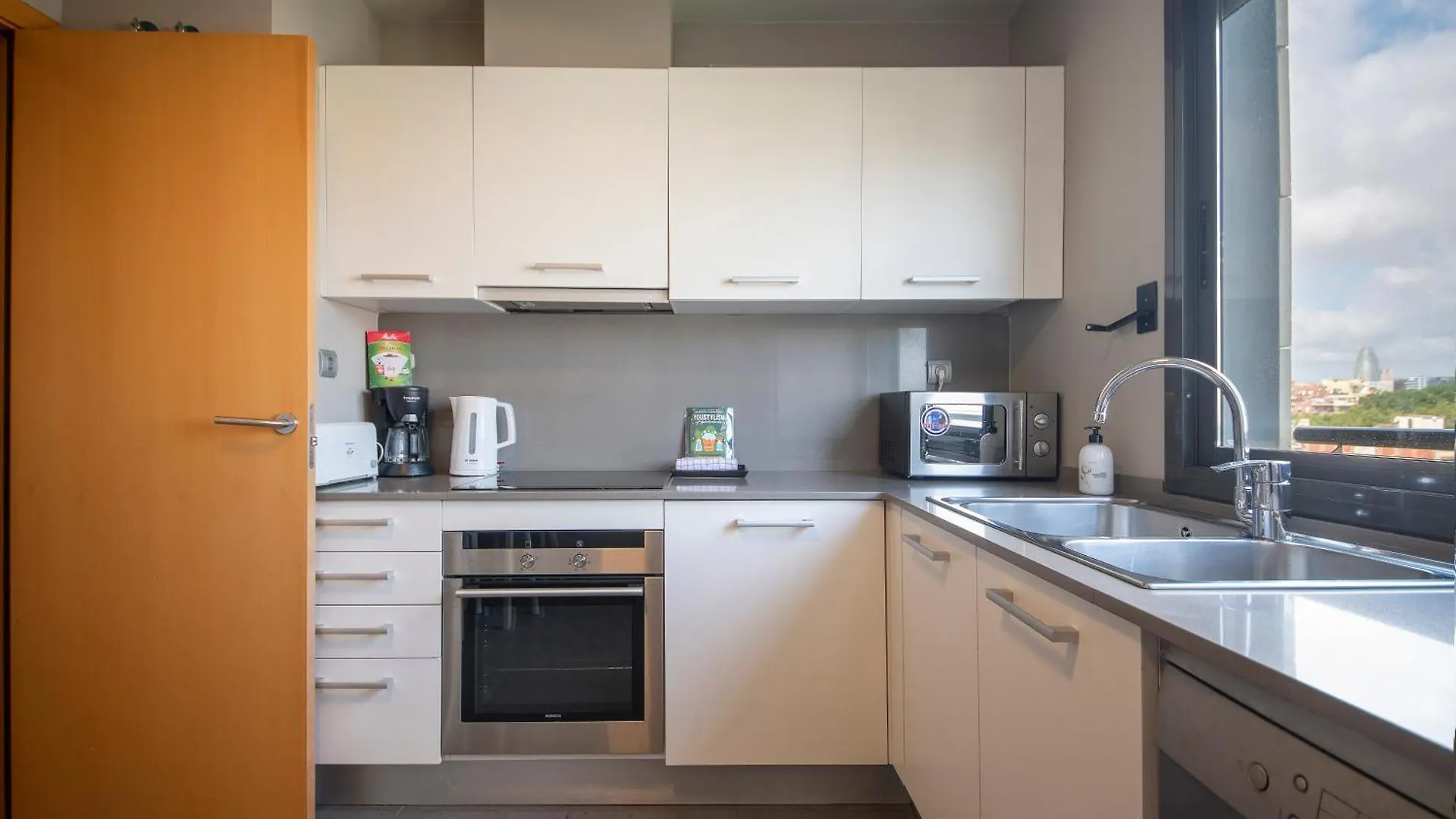 ברצלונה You Stylish Beach Apartments
