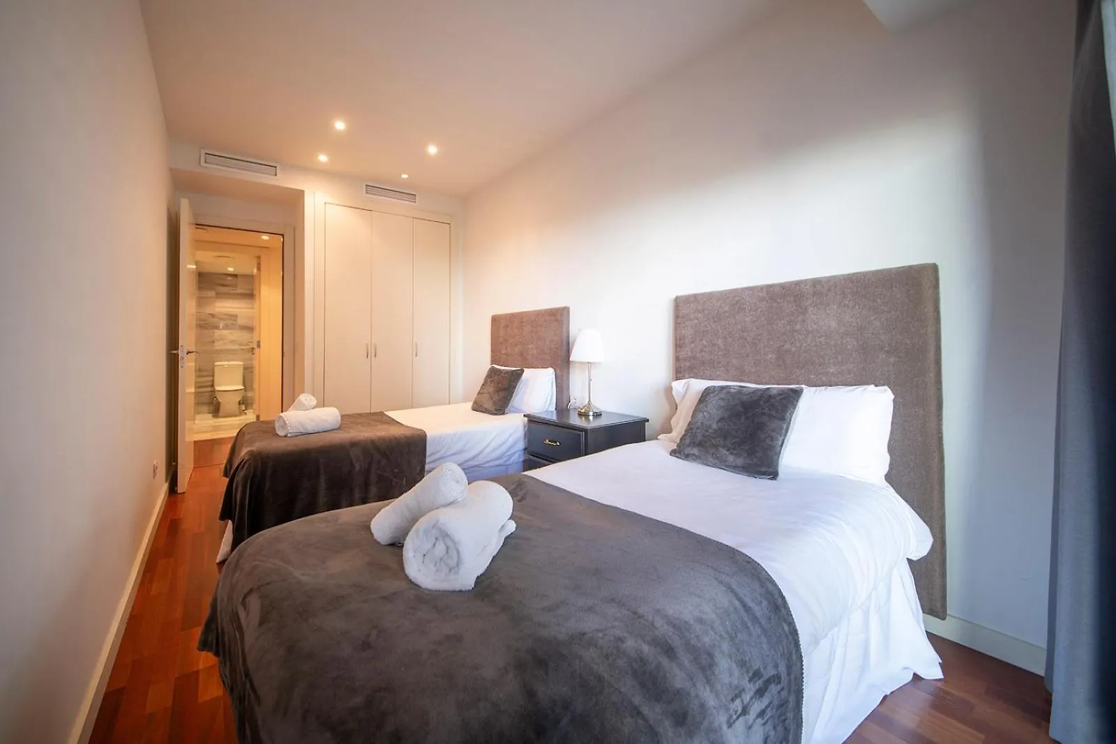 ברצלונה You Stylish Beach Apartments 0*,  ספרד
