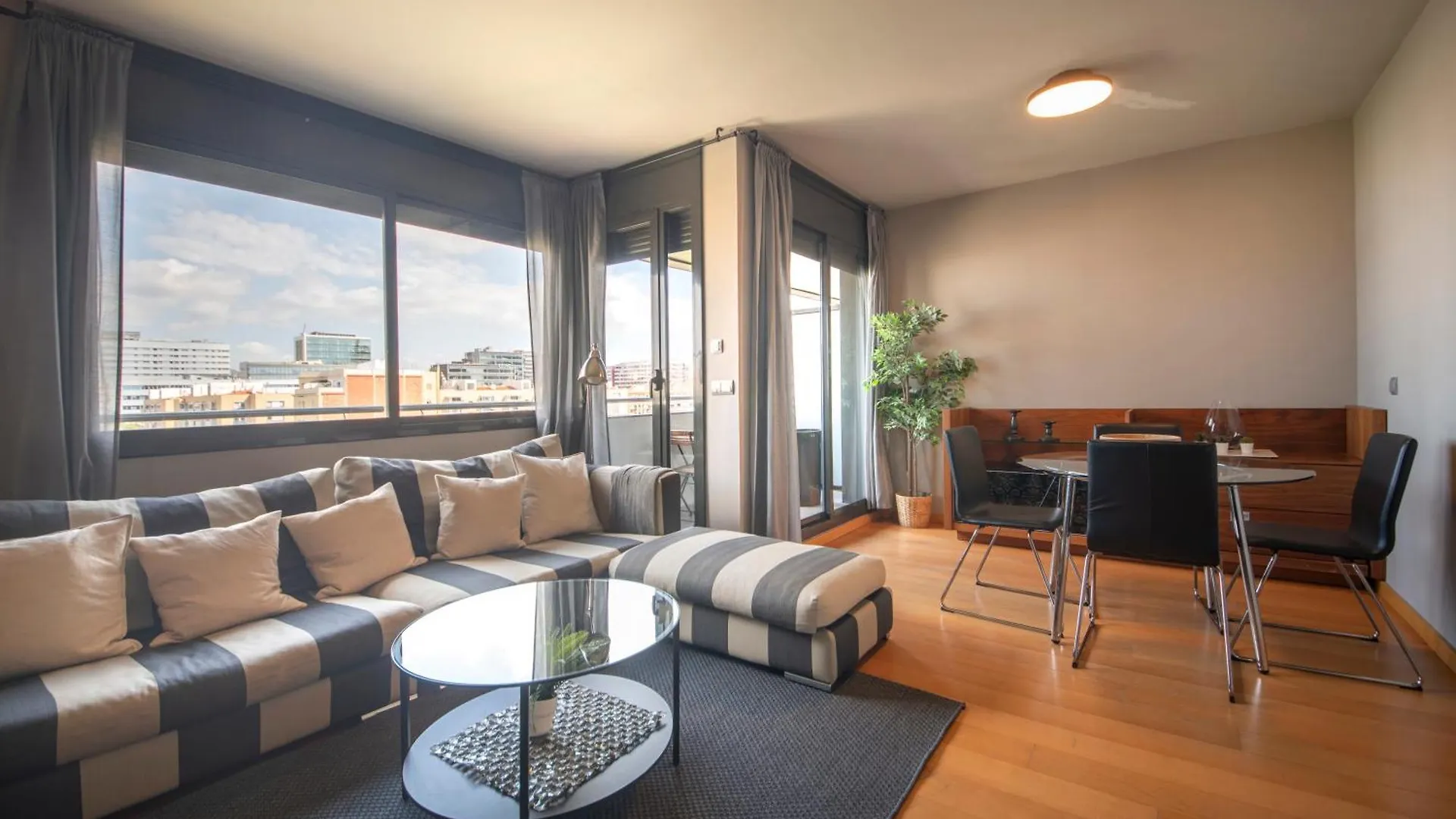 You Stylish Beach Apartments Barcelona