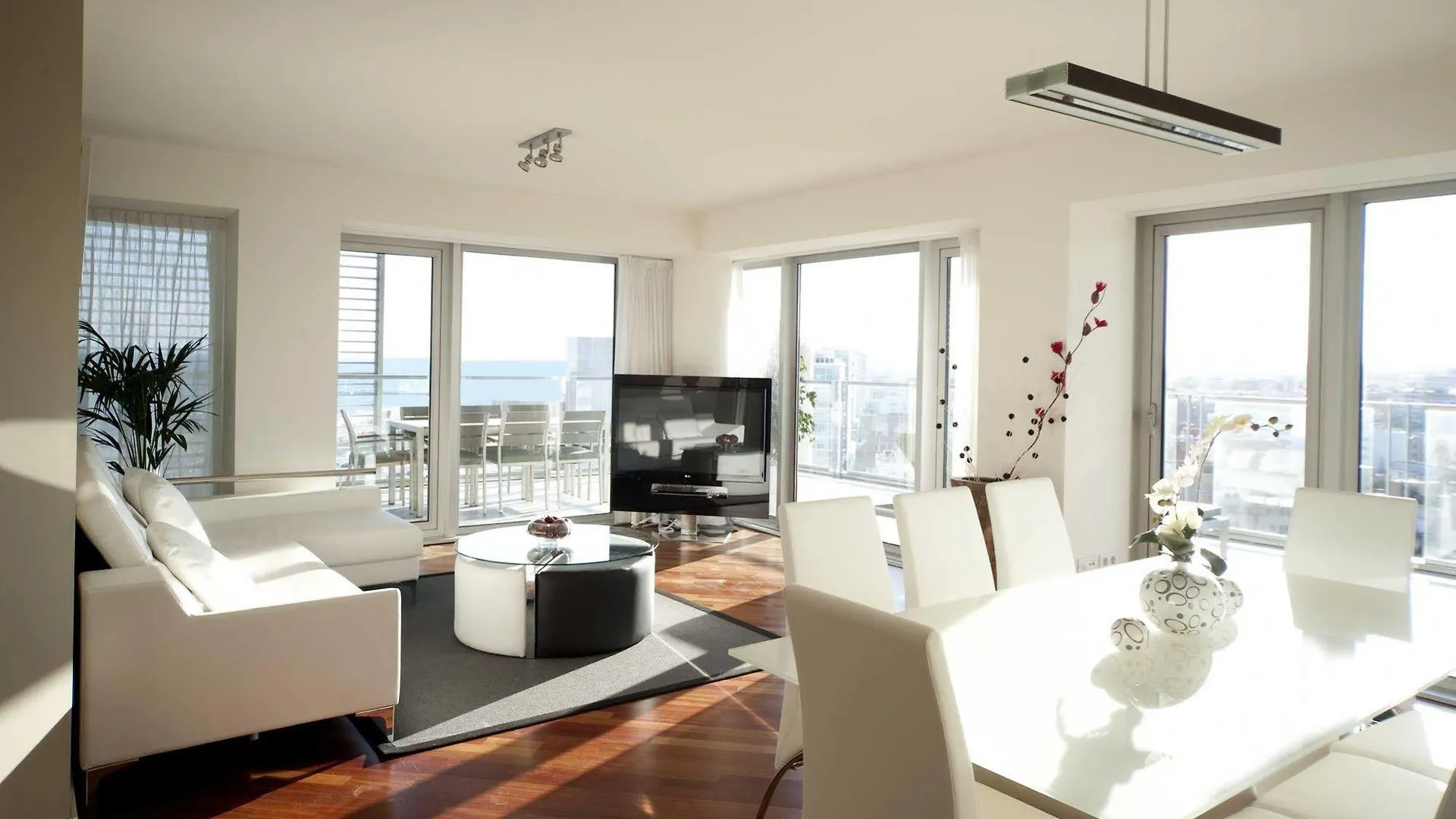 You Stylish Beach Apartments Barcelona