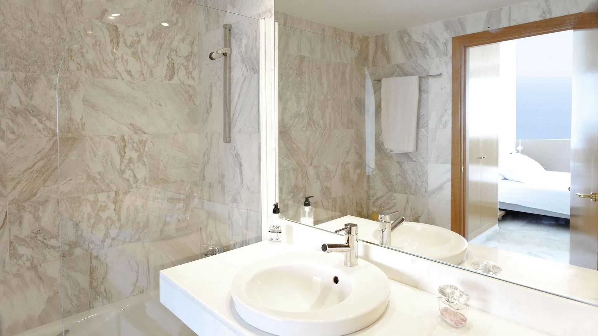 You Stylish Beach Apartments Barcelona Spain